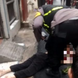 Terjun Bebas, Seorang Wanita Muda Nekat Loncat Dari Atap Rumah