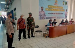 Program Percepatan Vaksinasi Covid-19 Kepada Masyarakat Oleh Babinsa Dan Tiga Pilar Kel. Jatinegara Kaum
