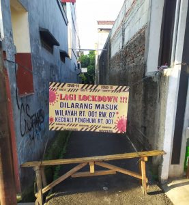 Warga Isoman Di Wilayah Mikro Lockdown, Kapolsek Pesanggrahan Berikan Support Kesembuhan