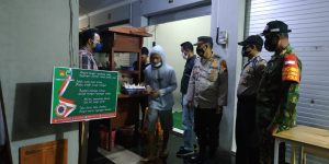 Koramil 04/ Tawangsari Dengan Polsek Tawangsari Melaksanakan Patroli Malam dan Himbauan 5M Sasar Pedagang Kuliner Di Pasar Tawangsari