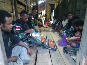 Sehat itu Nikmat, Satgas Pamtas Yonif 403/WP Berikan Pelayanan Kesehatan Kepada Masyarakat di Wilayah Perbatasan RI-PNG