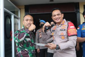 Dandim 0503/JB dan Jajarannya Gruduk Mapolres Metro Jakbar