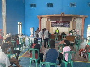 Gelar Kegiatan Vaksin di Desa Sukamatri, Polsek Tambelang Targat Lansia, Guru dan Warga Biasa