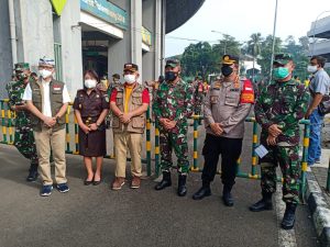 Danrem 051/Wijayakarta Menghadiri Giat Vaksin Masal di Stadion Candra Baga Bekasi