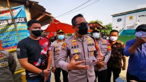 Gerai Vaksin Presisi Mobile Polres Metro Jakbar Keliling Vaksinasi Warga wilayah Slum Area Di Jakarta Barat