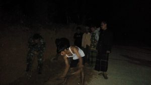 Tak Kenal Lelah, Siang Maupun Malam Satgas TMMD di Cianjur Maksimalkan Pembangunan