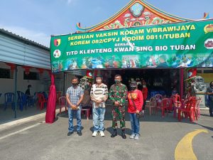 Diserbu Masyarakat, Vaksinasi Masal di Kelenteng Tuban Berjalan Tertib Sesuai Prokes Covid-19