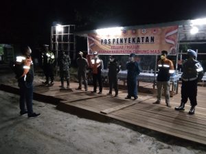 Petugas Gabungan Laksanakan Pemeriksaan di Pos Penyekatan Kecamatan Sepang