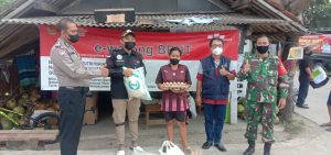 Polsek Tambelang Bagi PKH dan KKS