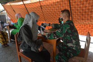 Vaksinasi TNI Polri Sasar 400 Santri Ponpes Al Huda Doglo