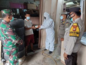 Distribusi Obat Untuk Warga Isoman Oleh 4 Pilar Kelurahan Jatinegara, Cakung