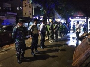 Sosialisasi PSBB dan Sosial Distancing Serta Antisipasi Guantibmas, Tiga Pilar Tambora Gelar Patroli Wilayah