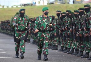 Dengan Prokes Ketat, Pangdam IM Pimpin Upacara Tradisi Pemberangkatan Satgas Pamtas Penyangga (Mobile) Yonif RK 114/SM