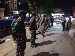 Cegah Penyebaran Covid-19 Serta Antisipasi Guantibmas, Babinsa Koramil 02/TB Bersama Tiga Pilar Gelar Patroli Wilayah