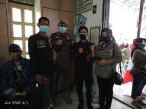 Masyarakat Giat Vaksinasi Sinovak Usia 12-56 Tahun di Halaman Pos RW 16 Kapuk Cengkareng