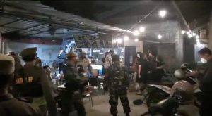 Tidak Mengindahkan PPKM, Kedai Kopi ” Dibubarkan Dan 27 Pengunjung di Data Petugas Pol PP