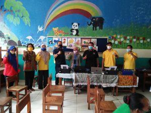 Vaksinasi Merdeka Untuk Usia 12 s/d 59 tahun Dilaksanakan Di Kelurahan Cengkareng Timur Kerjasama Dengan Polres Metro Jakarta Barat