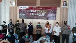 Tingginya Antusiasme warga Sukamantri Kecamatan Tambelang ikuti gerai vaksin presisi vaksinasi merdeka berani Oleh Polsek Tambelang