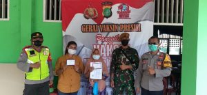 Polsek Tambelang Gelar Vaksinasi Merdeka Berani di Desa Sukakerta Gunakan Vaksin Astrazeneca