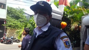 Camat Tambora Bambang Sutarna Saat Dijumpai Rekan Media Mengatakan,” Kegiatan ini Merupakan Kolaborasi dengan Artis Ivan Gunawan