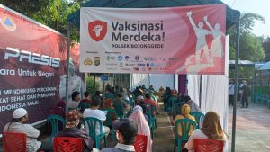 Vaksinasi Merdeka Dosis I Dilaksanakan Oleh Polsek Bojonggede DiKomplek Perdagangan Desa Bojong Baru Kec.Bojonggede