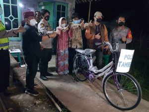 Kapolsek Tambelang Beri Reward Kepada Kang Emon