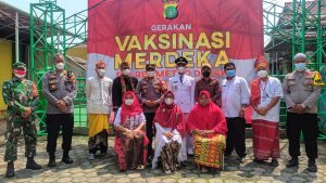 Vaksinasi Doksin I Dilakukan Polsek Bojonggede Di Desa Rawa Panjang