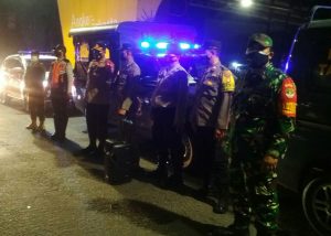 Antisipasi Penyebaran Covid-19 Dan Guantibmas Babinsa Koramil 02/TB Bersama Tiga Pilar Gelar Patroli Wilayah