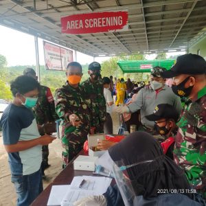 Ratusan Warga Serbu Koramil Loa Janan Ikuti Serbuan Vaksinasi ke Dua