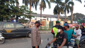 Kapolsek tambelang Dorong Masyarakat Selalu Pakai Masker
