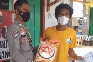 Warga Terdampak Covid-19 di 4 Pulau Hari Ini Dapat Bansos dari Polres Kep Seribu