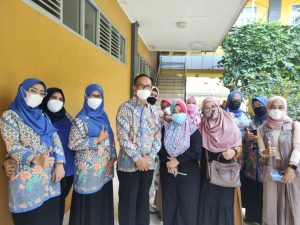 FKKSMN Jakarta Timur Meninjau Pelaksanaan Vaksin Komite SMPN 194 Jakarta