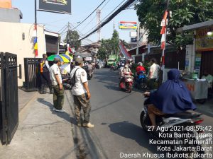 Polsek Palmerah Bersama 3 Pilar Palmerah Jakarta Barat Melaksanan Pendisiplinan Penggunaan Masker