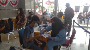 Serbuan Vaksinasi TNI Koramil 02/TB Tervaksin 146 Orang