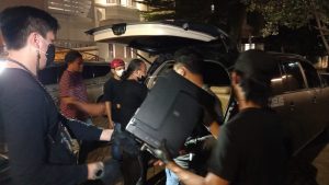 Polres Metro Jakarta Barat Menggeledah Rumah Pelaku Penipu Yang Berkedok Utusan Orang Utusan Presiden Joko Widodo