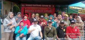 Paguyuban Wihara Pejagalan Berikan Bantuan Kursi Roda Untuk Warga di Kelurahan Pejagalan