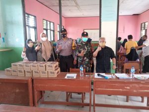 Kapolsek Tambelang Pimpin “Gebah” Pandemi Covid-19 dengan “Serbu” Vaksinasi Bagi Warga dan Pelajar Desa Sukarahayu dalam Semangat Gerakan Merdeka Berani