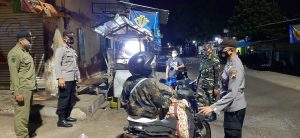 Sosialisasikan Prokes, Babinsa Harap Warga Mengerti Akan Bahaya Virus Corona