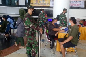 Serbuan Vaksinasi TNI Yang Diselenggarakan Kodim 0503/JB di Wilayah Koramil 02/TB 300 Orang Tervaksin