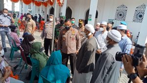 Kapolda Metro Jaya Irjen Pol.Fadil Imran Mengunjungi Kegiatan Vaksinasi di Masjid Nurul Musthofa