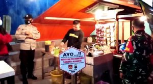 Babinsa Ingatkan Pengelola Kafe Agar Tertibkan Pengunjung