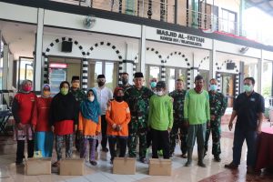 Dengan Berbagi, Cara Danrem Dekat Dengan Masyarakat