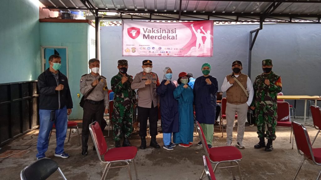 Vaksin Massal Tahap 1 Untuk Masyarakat Desa Bojonggede Kec. Bojonggede