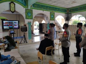 Polresta Bandara Internasional Soekarno-Hatta (Soetta) Mengikuti Video Conference (vicon) Untuk Membahas Seputar Pelaksanaan Vaksinasi Pesantren dan Rumah Ibadah