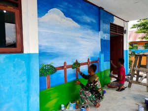 Satgas Pamtas Yonif 131/Brs Memperbaiki dan Mengecat Sekolah PAUD di Papua