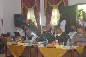 Percepat Penanganan Covid-19, Danrem 081/DSJ Rakor Bersama Gubernur Jatim