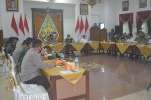 Danrem 081/DSJ Rakor Penanganan Covid-19 Bersama Kapolda di Magetan