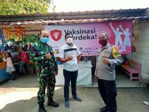 Kegiatan Vaksin Presisi Polsek Bojonggede Tahap 1 Khusus untuk Pelajar diatas usia 12 tahun bertempat di SMK Al-husna Jalan Raya Pabuaran Rw.12 Kelurahan Pabuaran Kec. Bojonggede