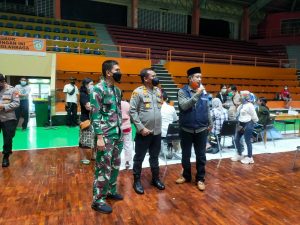 Camat, Danramil dan Kapolsek Tamansari Hadiri Serbuan Vaksinasi 4 Pilar Kel. Tangki