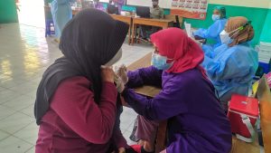 Gerakan Vaksinasi Presisi Polsek Bojonggede Tahap 1 untuk Warga Masyarakat Desa Ragajaya